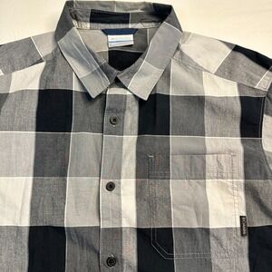 Columbia Mens Shirt‎ Large Gray Black Check Plaid Short Sleeve Button Down